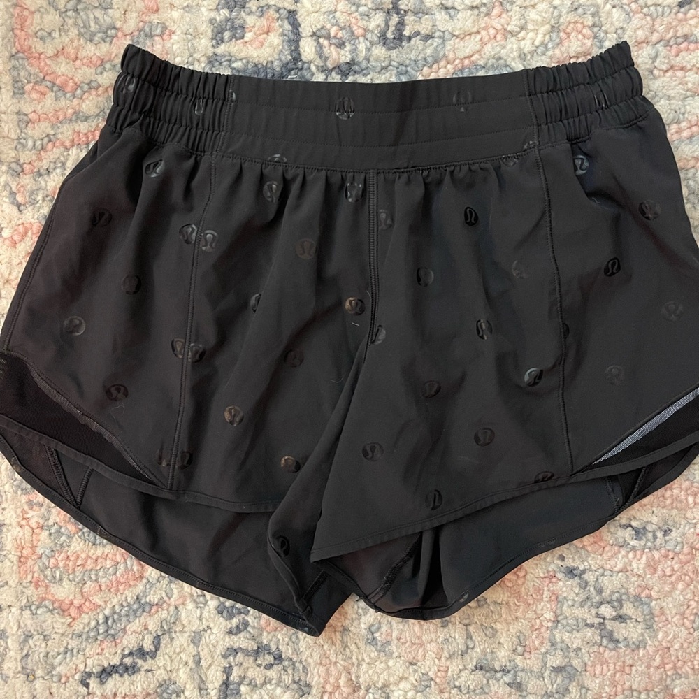 lululemon Black Logo Hotty Hot Shorts 4”